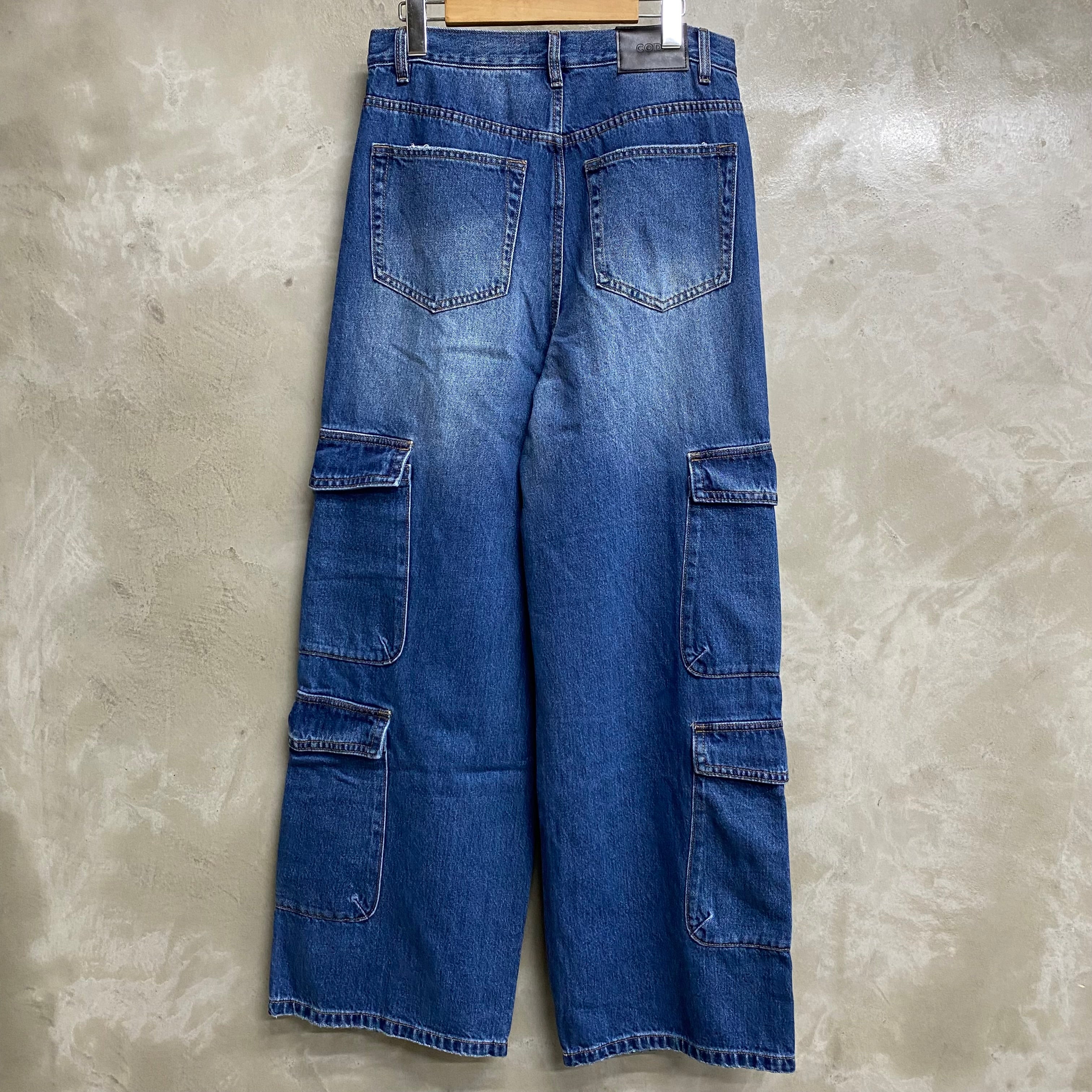 INDIGO DENIM FLARED CUT CARGO PANTS / CODA