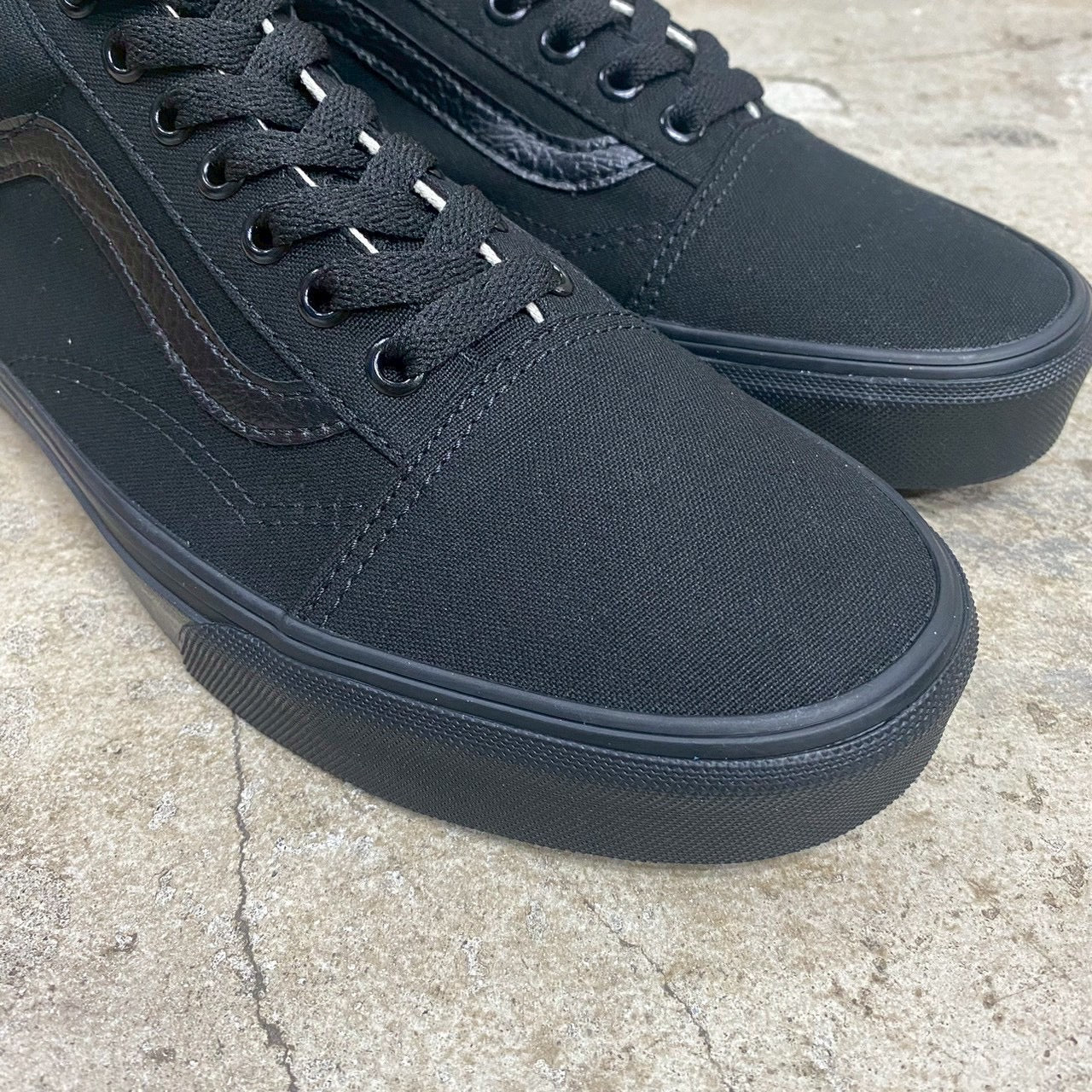 Old Skool " BLACK SOLE " -VANS CLASSIC LINE-