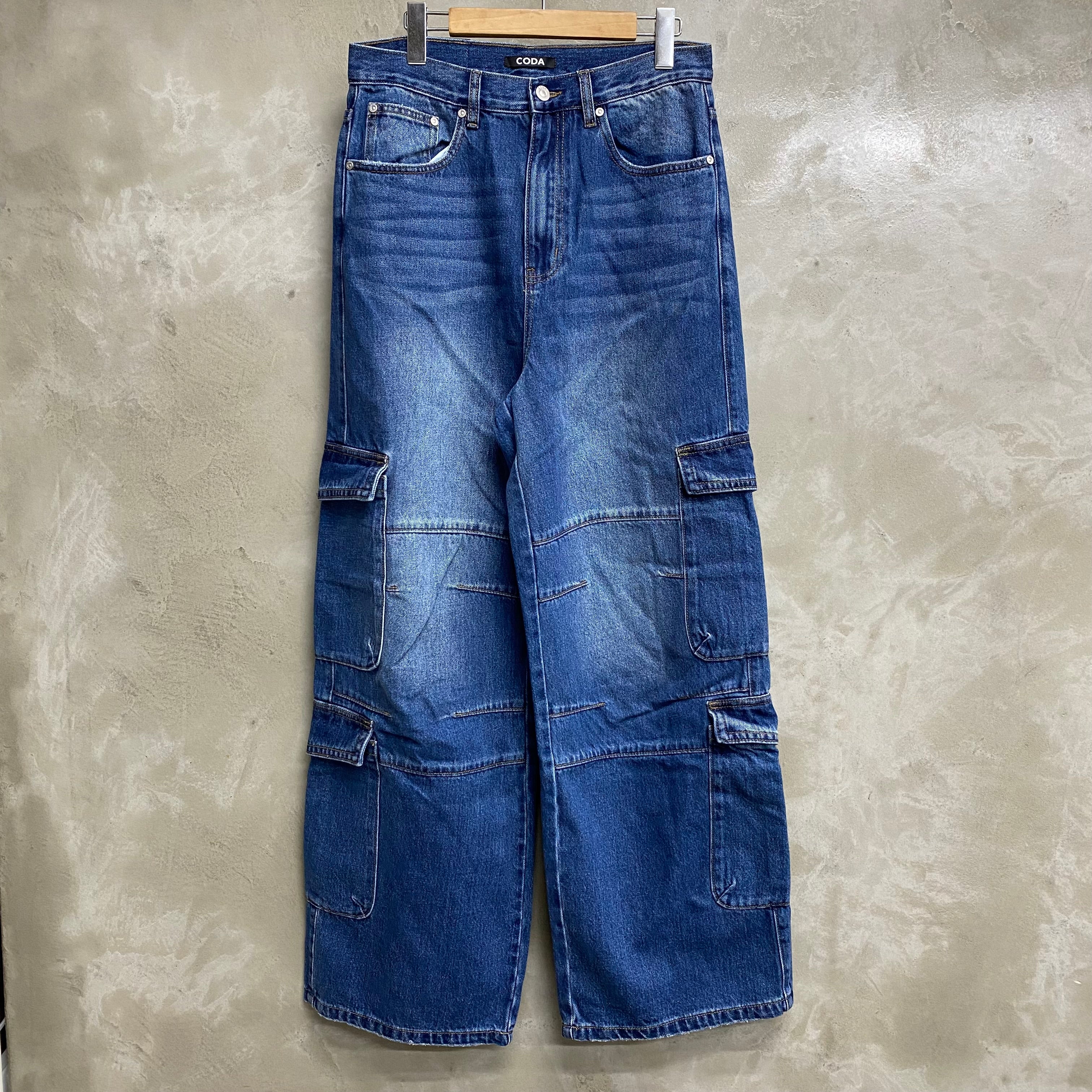 INDIGO DENIM FLARED CUT CARGO PANTS / CODA