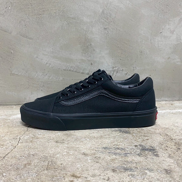[ FINAL ONE ! ] Old Skool " BLACK SOLE " -VANS CLASSIC LINE-
