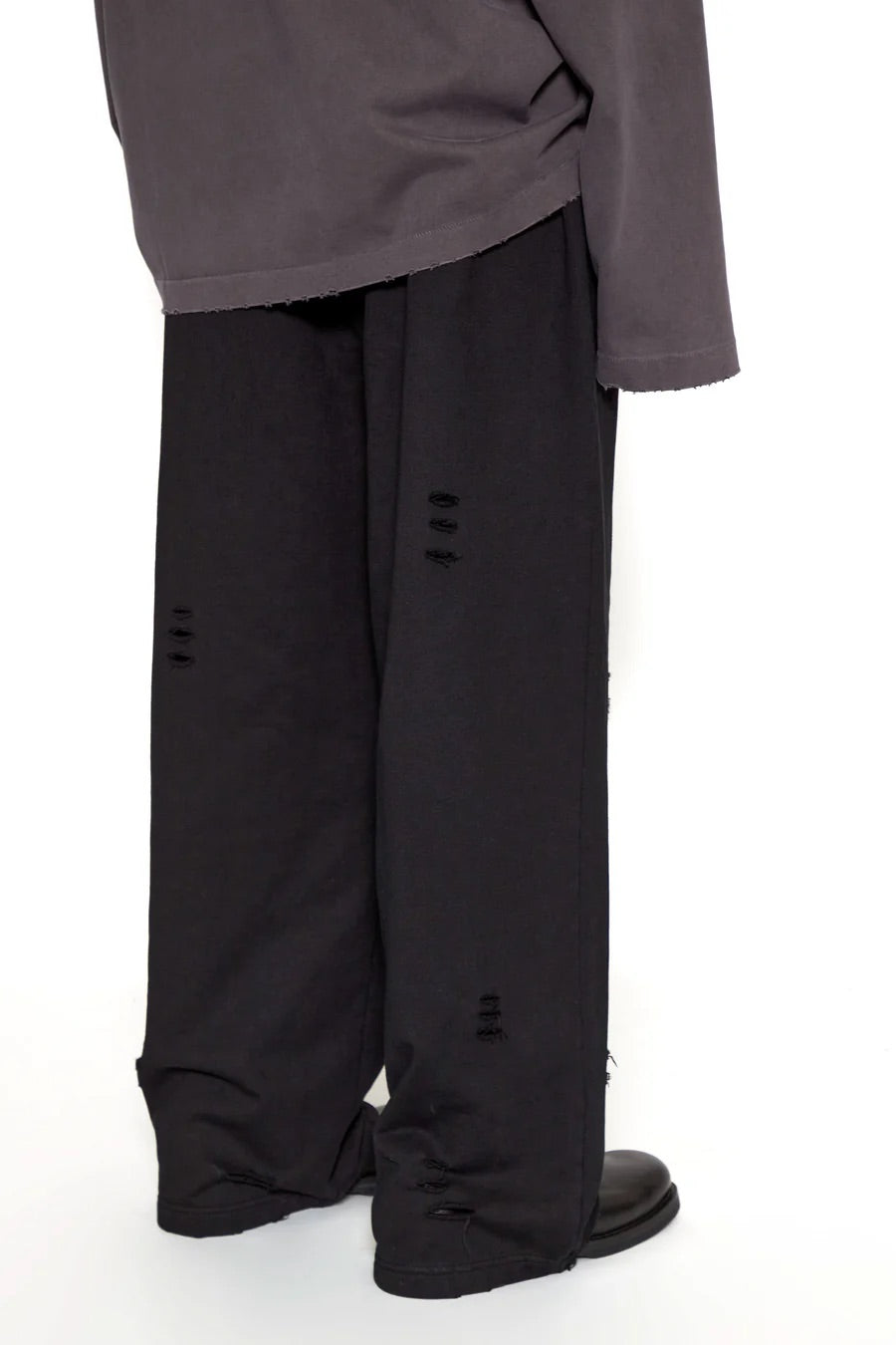 BLACK WASHED AGING GRAFFITI PRINTED SWEATPANTS / CODA