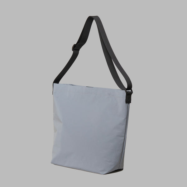 REFLECTIVE SHOULDER BAG / PACKING