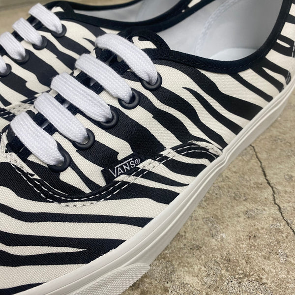 Authentic ' CANVAS ' -VANS CLASSIC LINE-