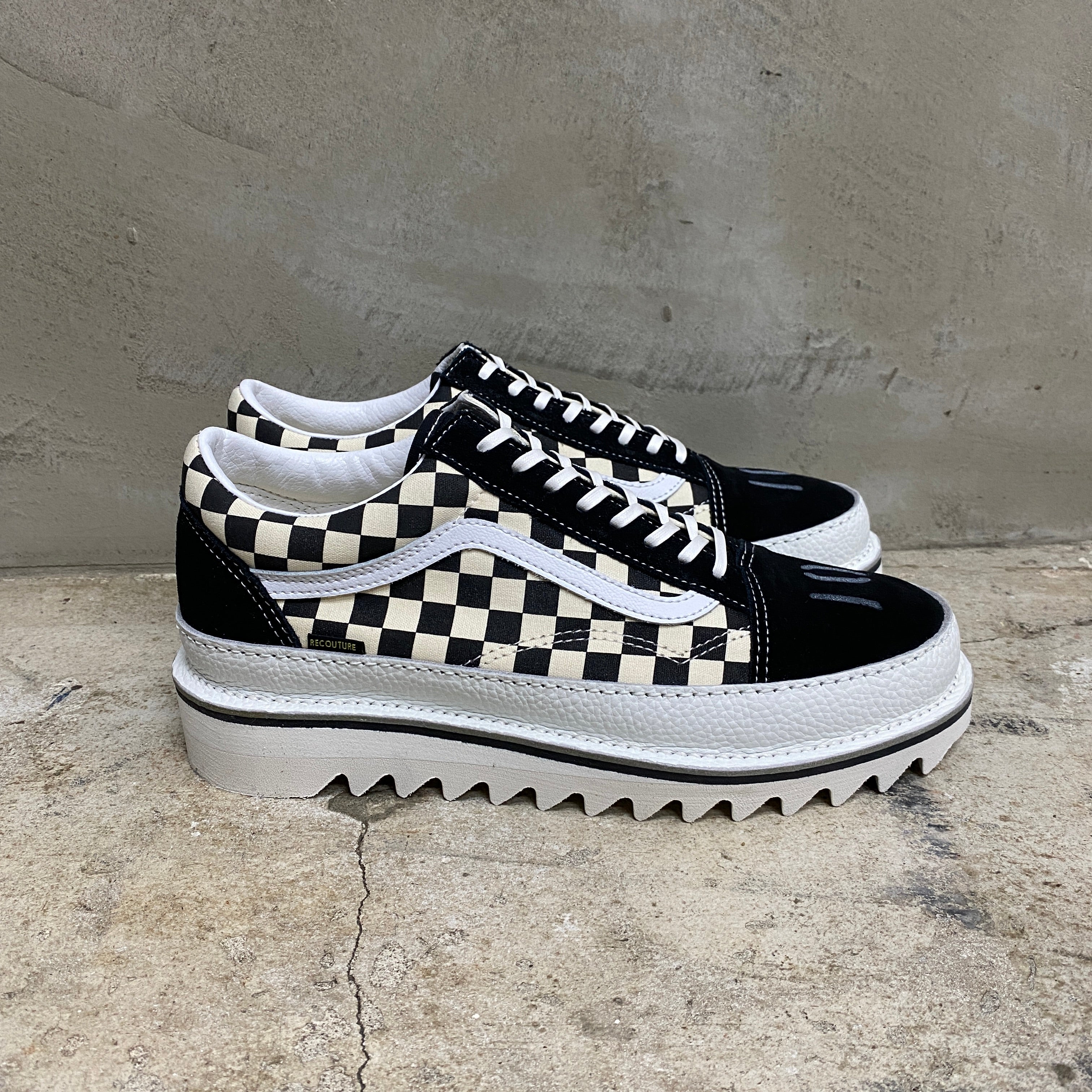 CUSTOM OLD SKOOL WHITE SHARK SOLE "PRIMARY CHECK" -RECOUTURE × VANS × ANEX-