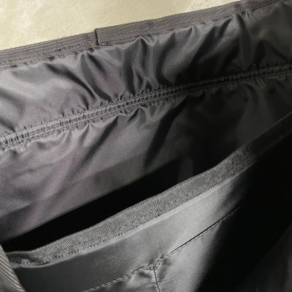 PA‐047 LIGHT LIGHT MESSENGER / PACKING