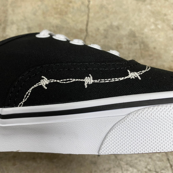Authentic ' BARBED BLACK ' -VANS CLASSIC LINE-