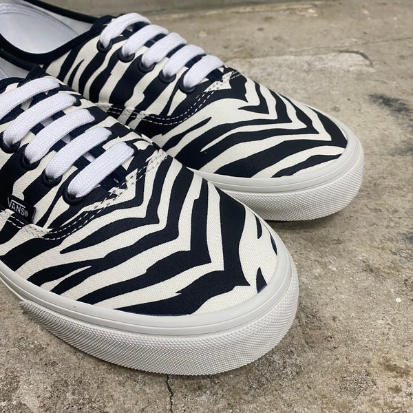 Authentic ' CANVAS ' -VANS CLASSIC LINE-