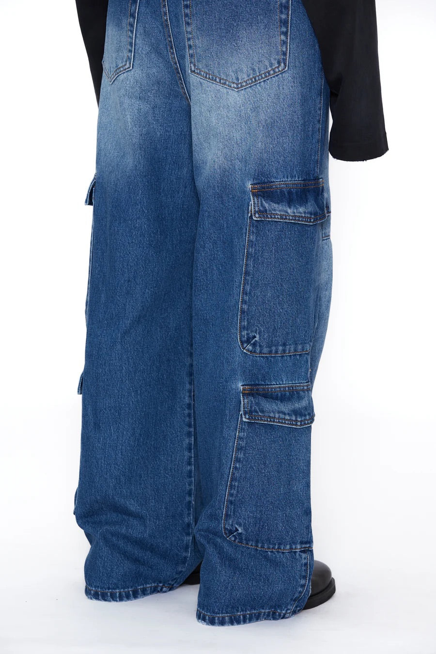 INDIGO DENIM FLARED CUT CARGO PANTS / CODA