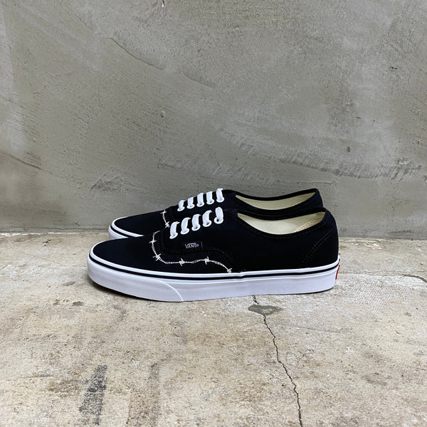 Authentic ' BARBED BLACK ' -VANS CLASSIC LINE-