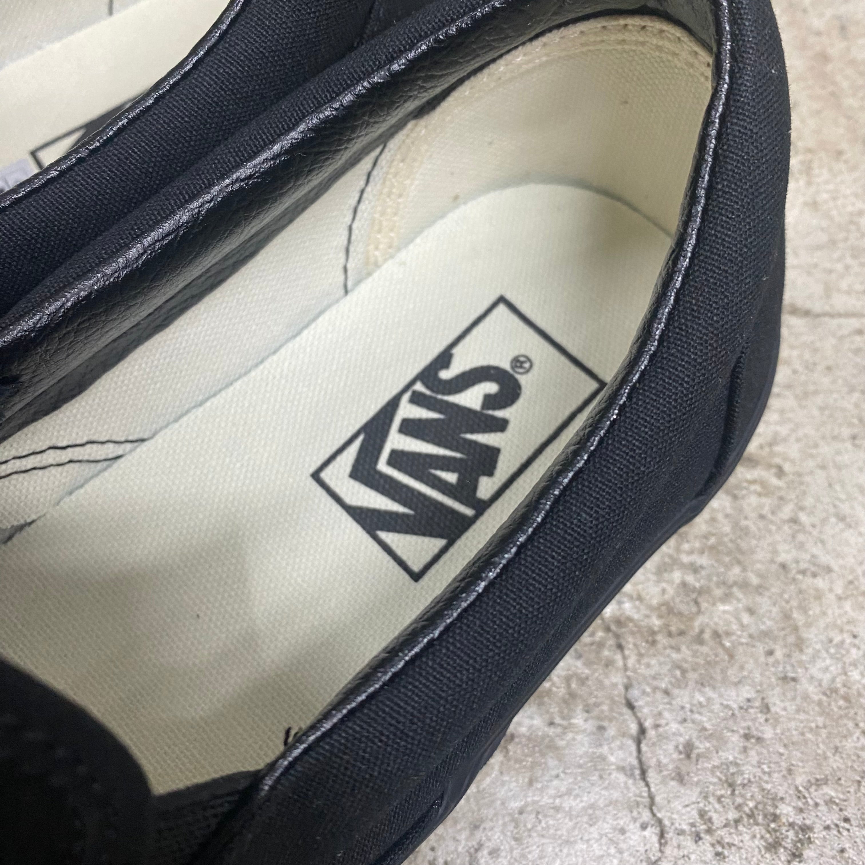 Classic Slip-On 'CANVAS' -VANS CLASSIC LINE-