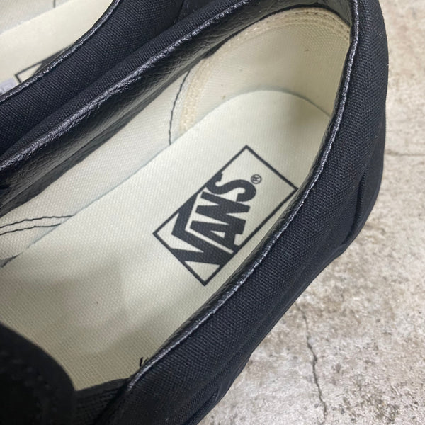 Classic Slip-On 'CANVAS' -VANS CLASSIC LINE-