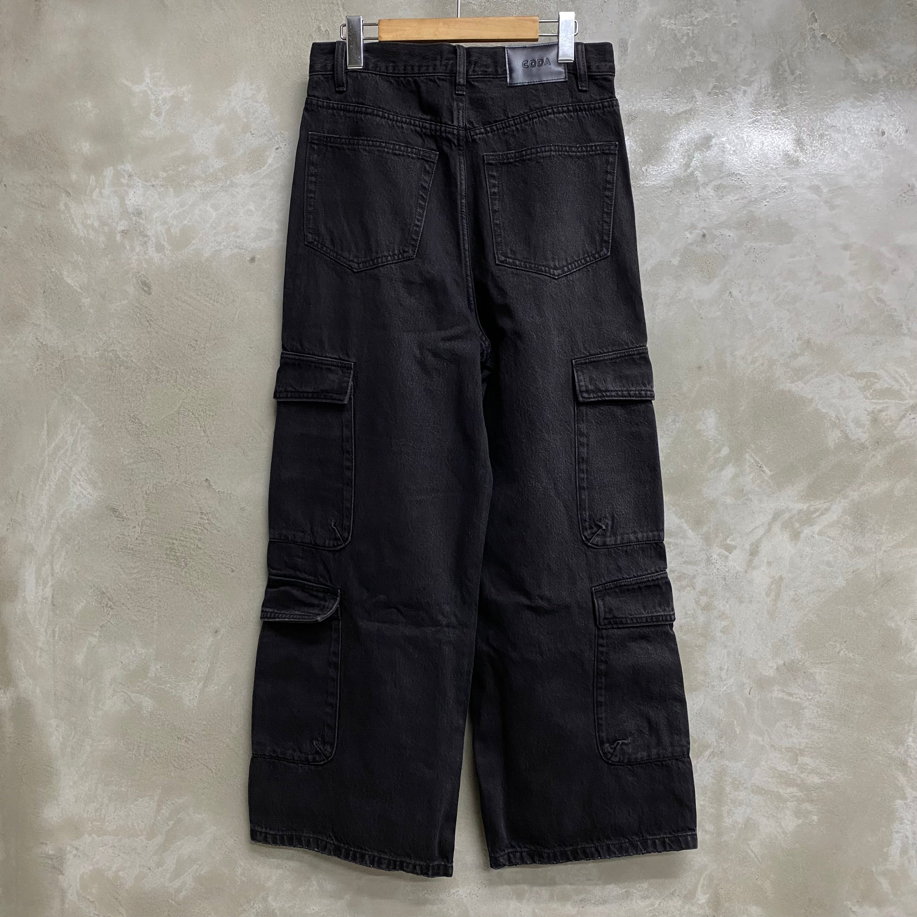 BLACK DENIM FLARED CUT CARGO PANTS / CODA