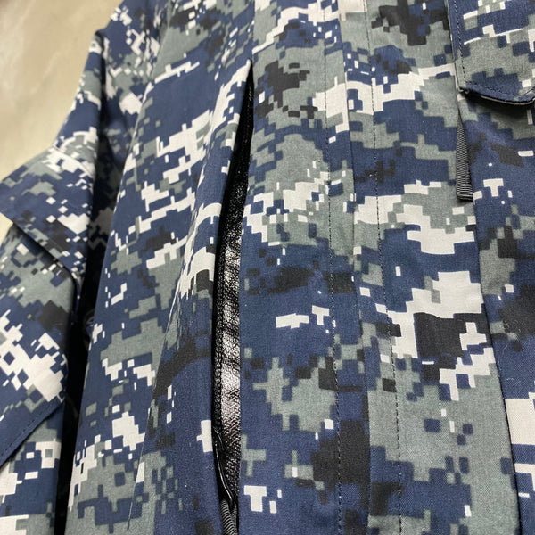 [ ONLY ONE ! ] US NAVY ECWCS GORE-TEX PARKA NWU  Gen2.  / US MILITARY