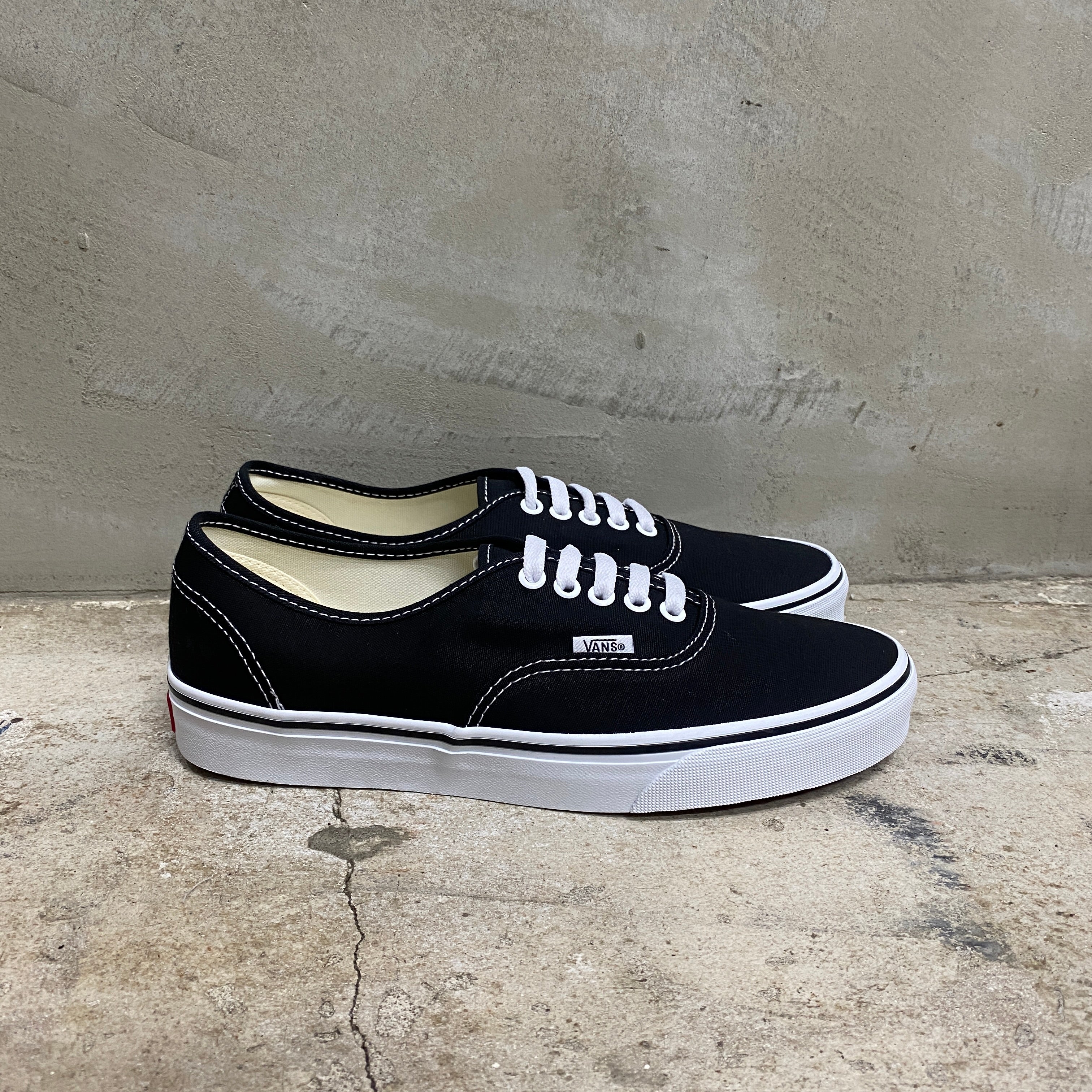 Authentic ' CANVAS ' -VANS CLASSIC LINE-