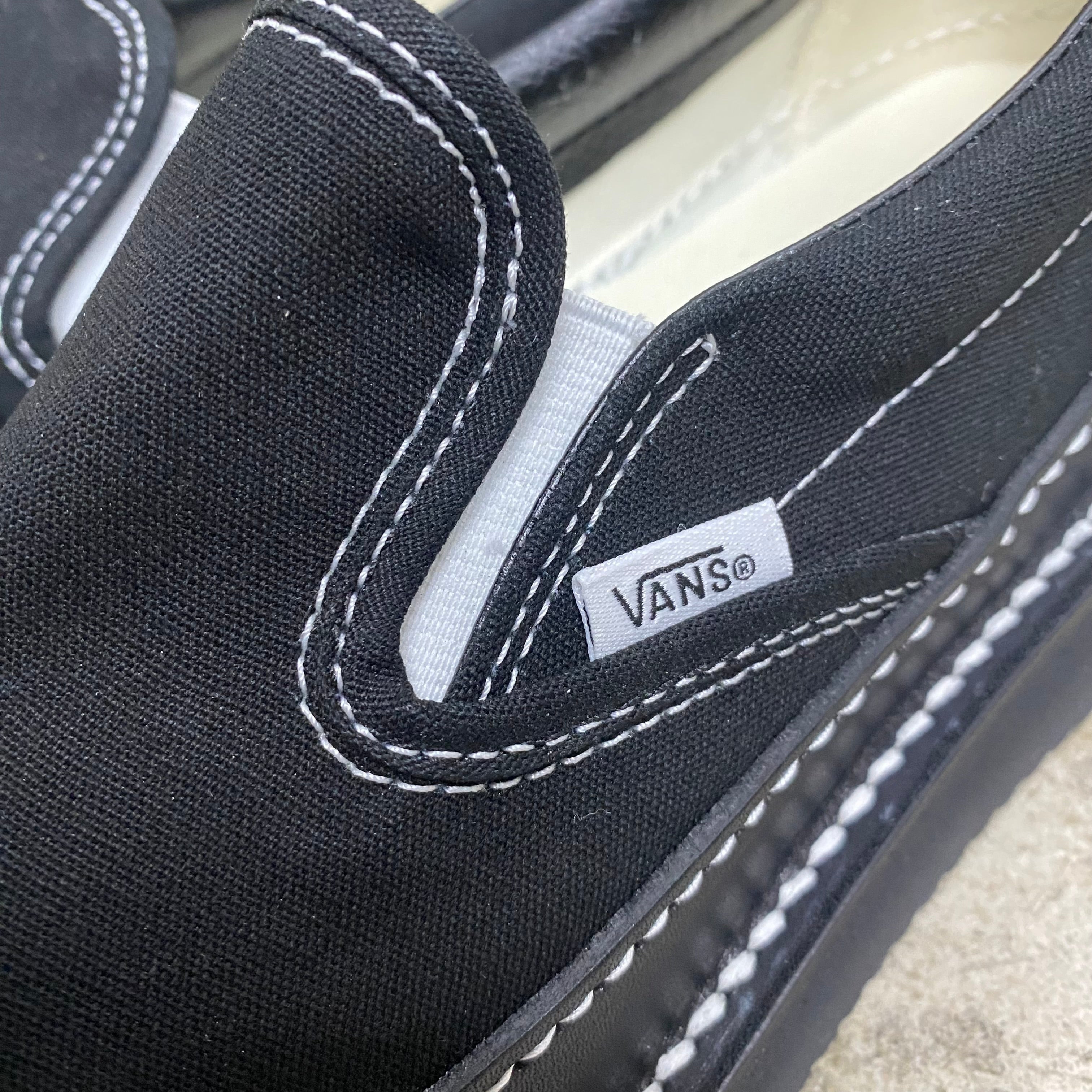 CUSTOM CLASSIC SLIP-ON -RECOUTURE × VANS × ANEX-