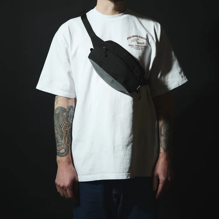 PA‐053 REFLECTIVE WAIST BAG  / PACKING