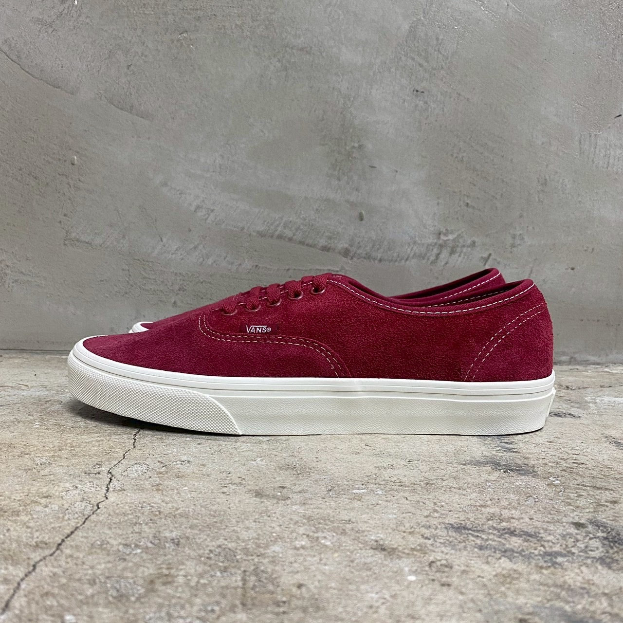 Authentic ' BASICS BORDEAUX ' -VANS CLASSIC LINE-