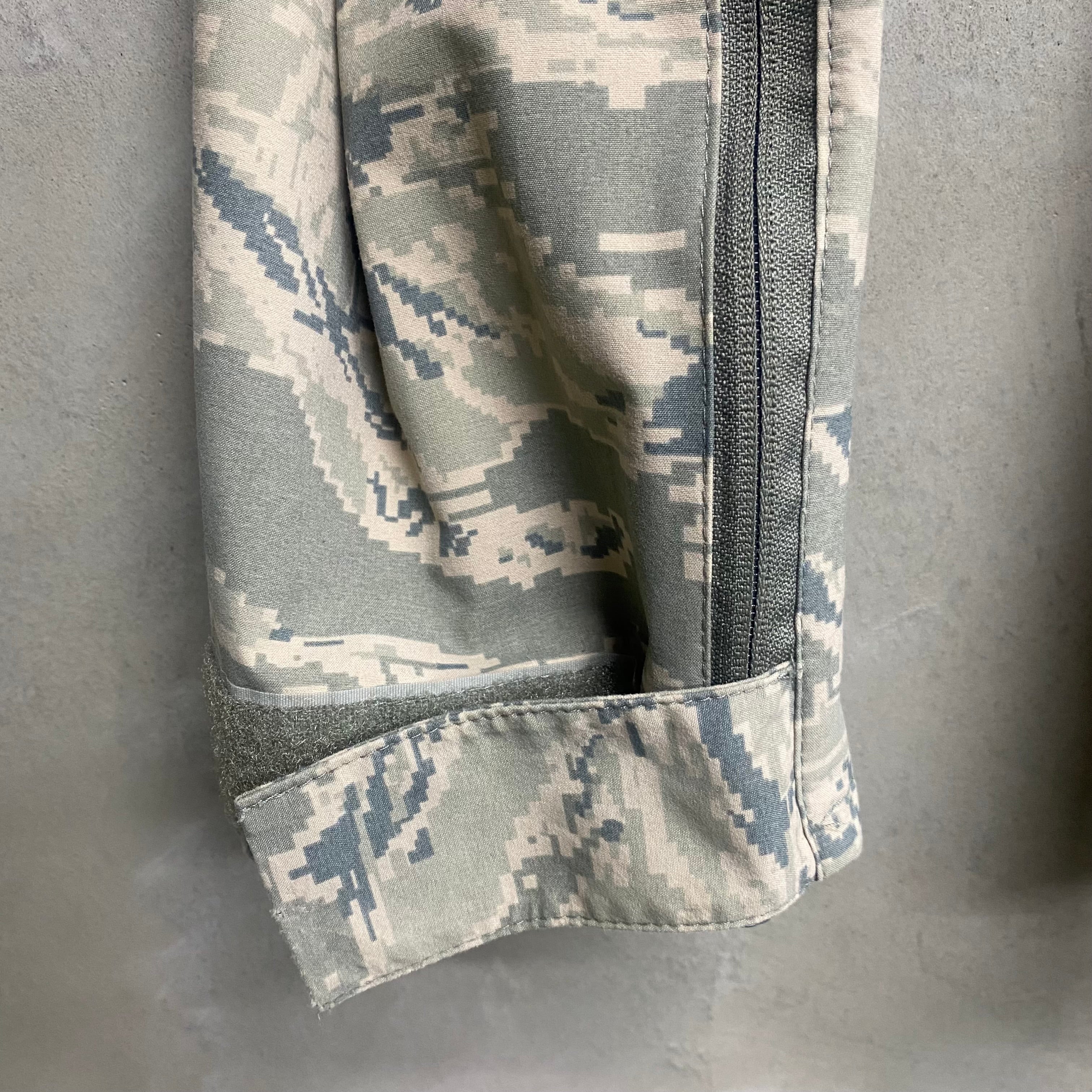 [ ONLY ONE ! ] US AIR FORCE  ECWCS GORE-TEX TROUSERS / US MILITARY