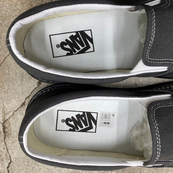 CUSTOM CLASSIC SLIP-ON -RECOUTURE × VANS × ANEX-