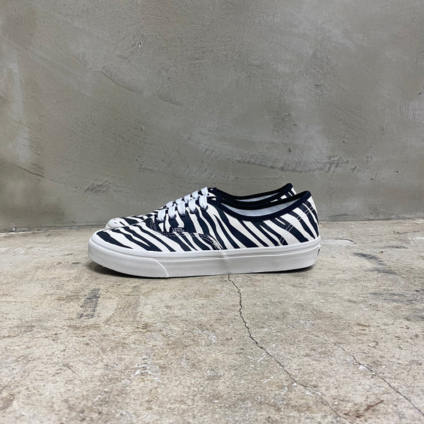 Authentic ' CANVAS ' -VANS CLASSIC LINE-