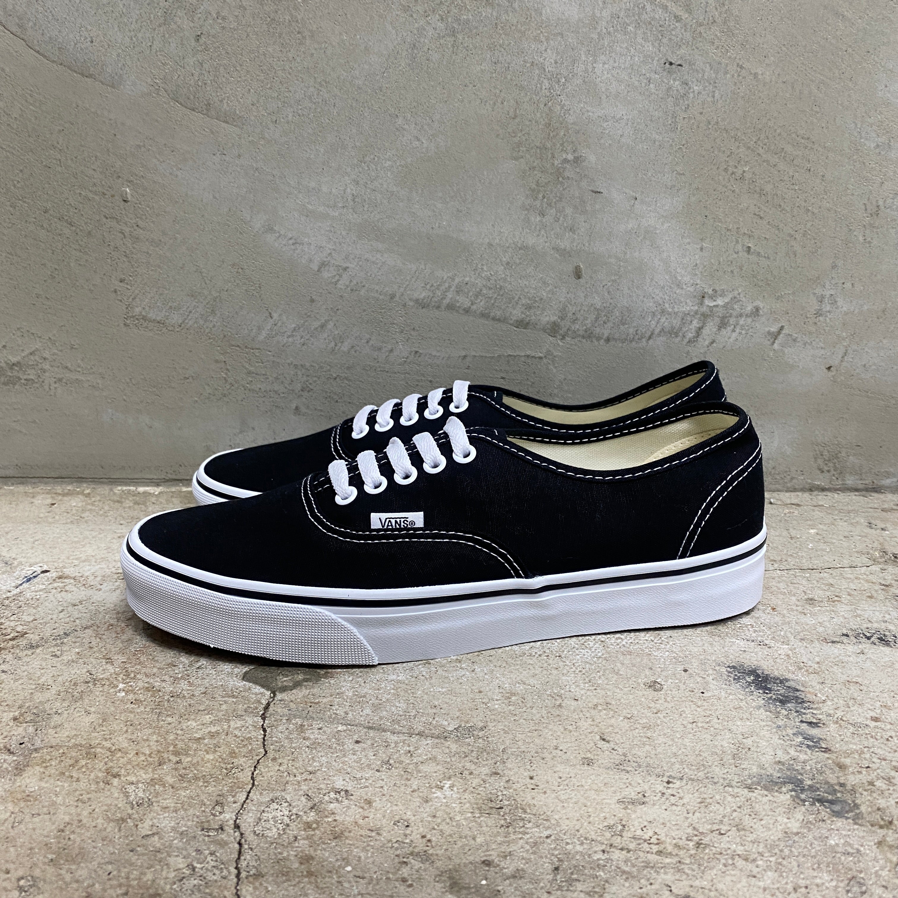 Authentic ' CANVAS ' -VANS CLASSIC LINE-