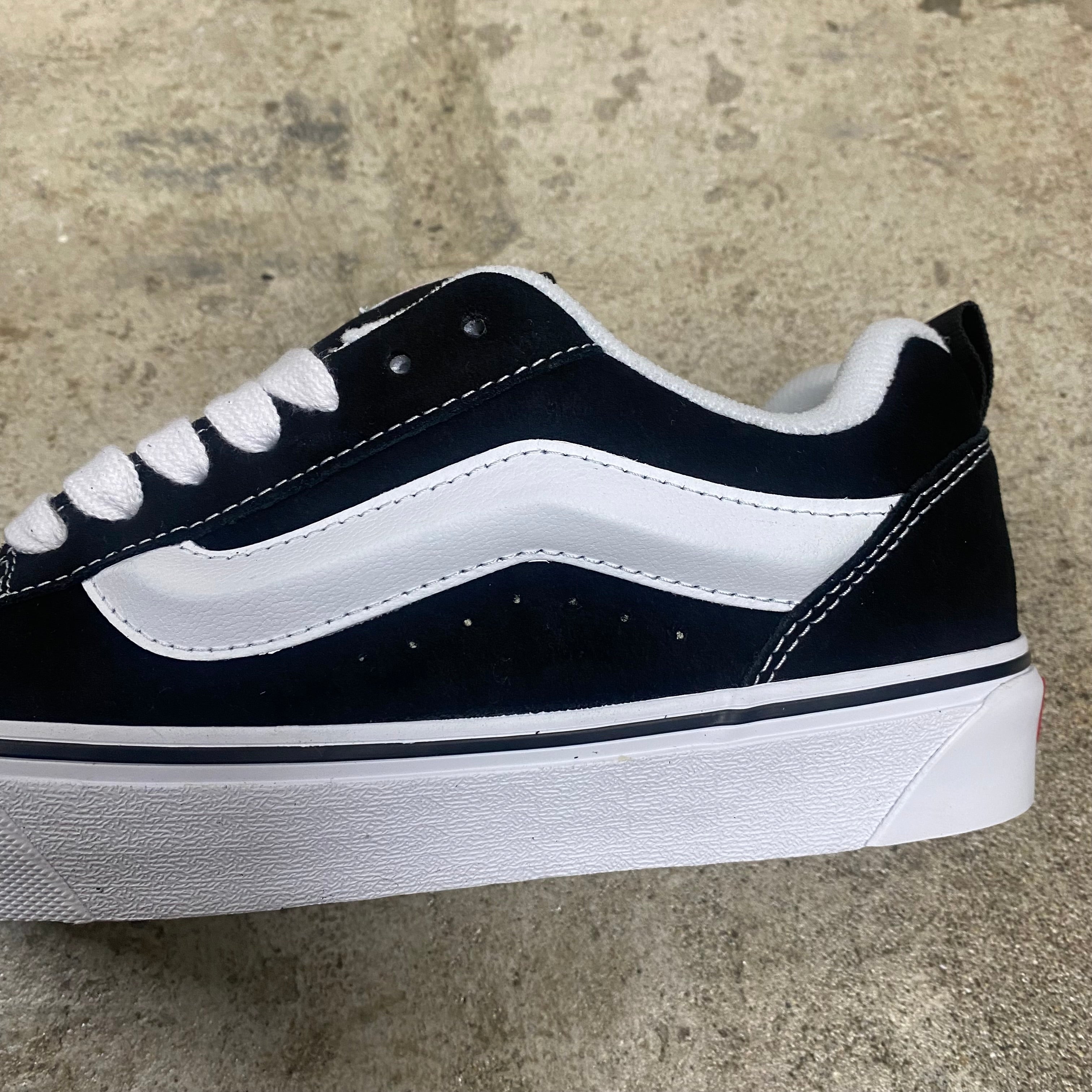 Knu Skool  -VANS CLASSIC LINE-