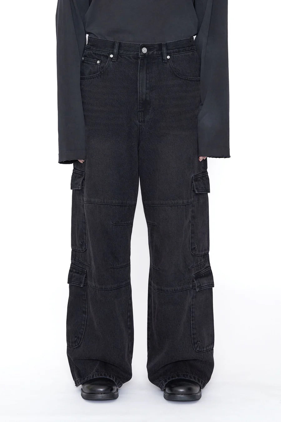 BLACK DENIM FLARED CUT CARGO PANTS / CODA