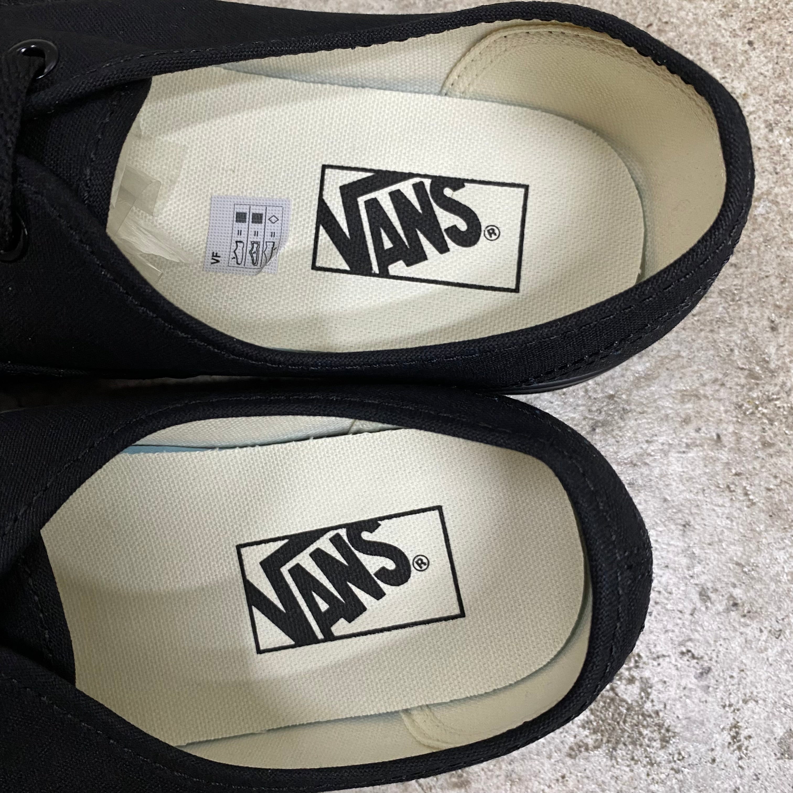 Authentic -VANS CLASSIC LINE-