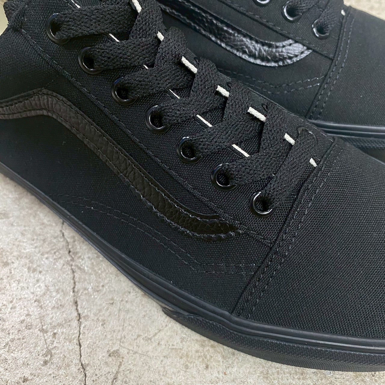 Old Skool " BLACK SOLE " -VANS CLASSIC LINE-