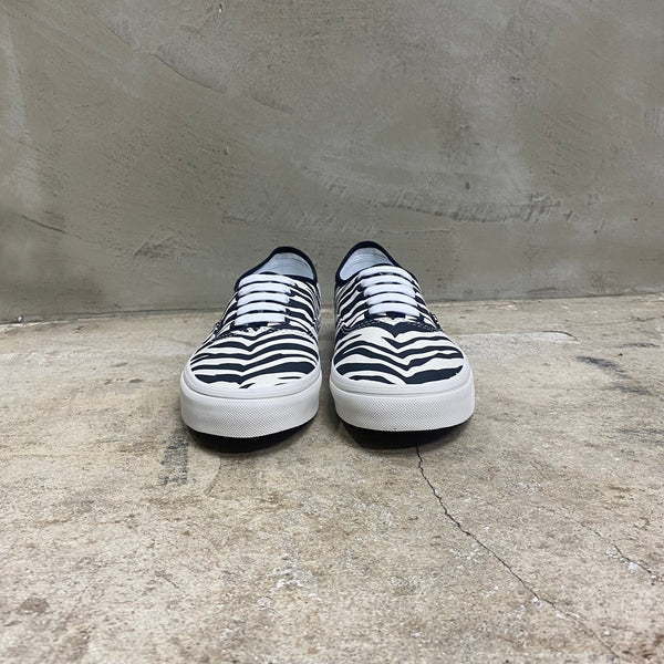 Authentic ' CANVAS ' -VANS CLASSIC LINE-