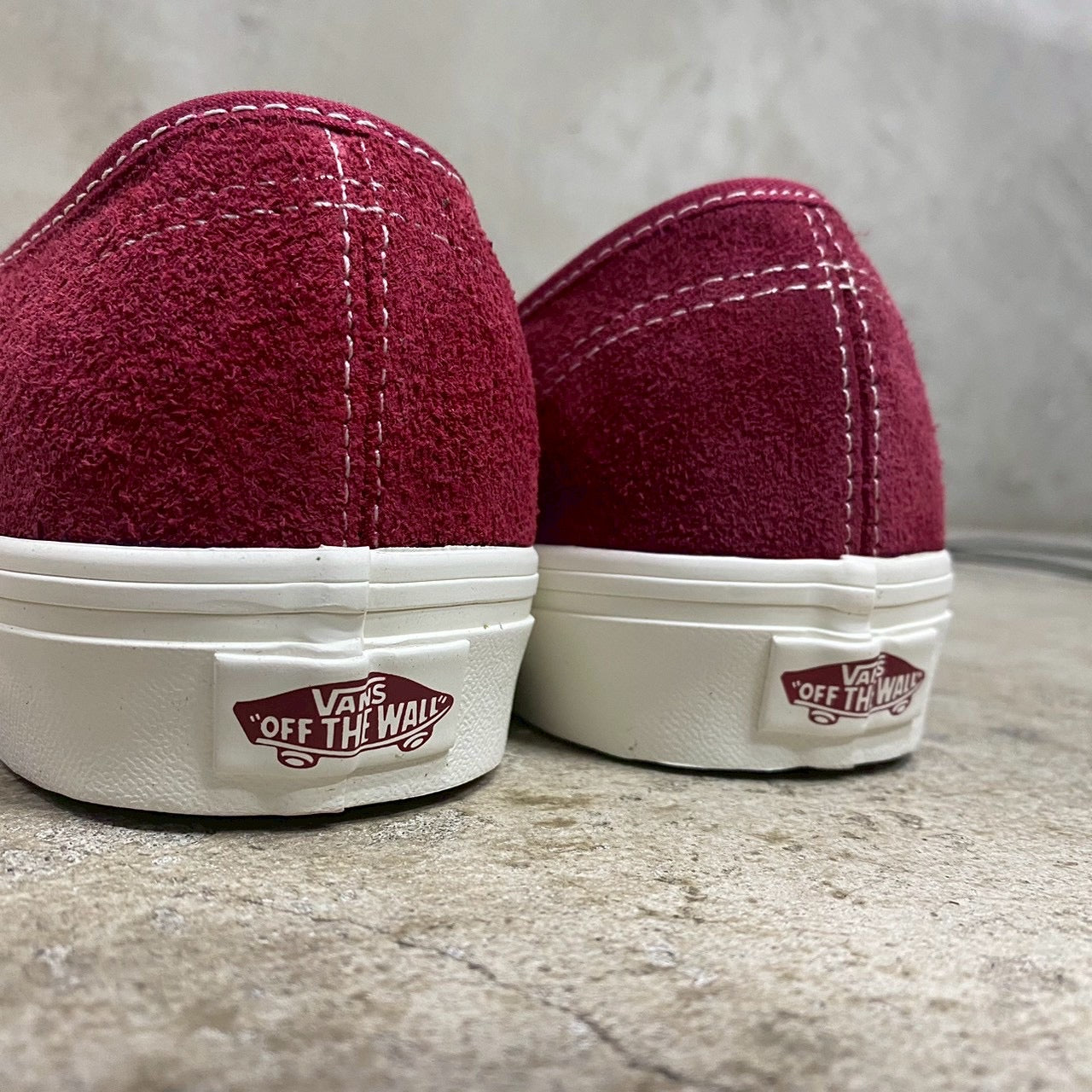 Authentic ' BASICS BORDEAUX ' -VANS CLASSIC LINE-