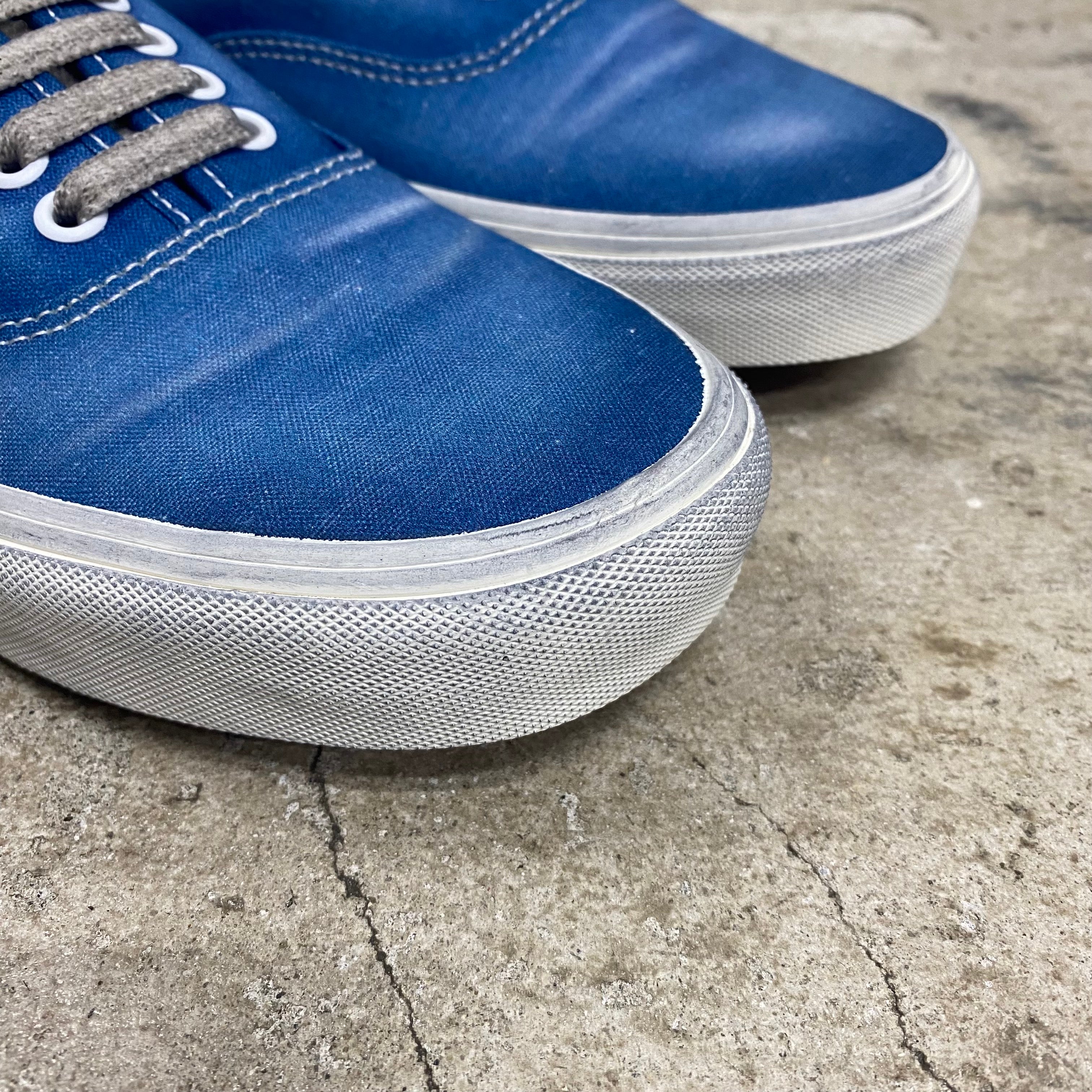 Authentic -VANS CLASSIC LINE-