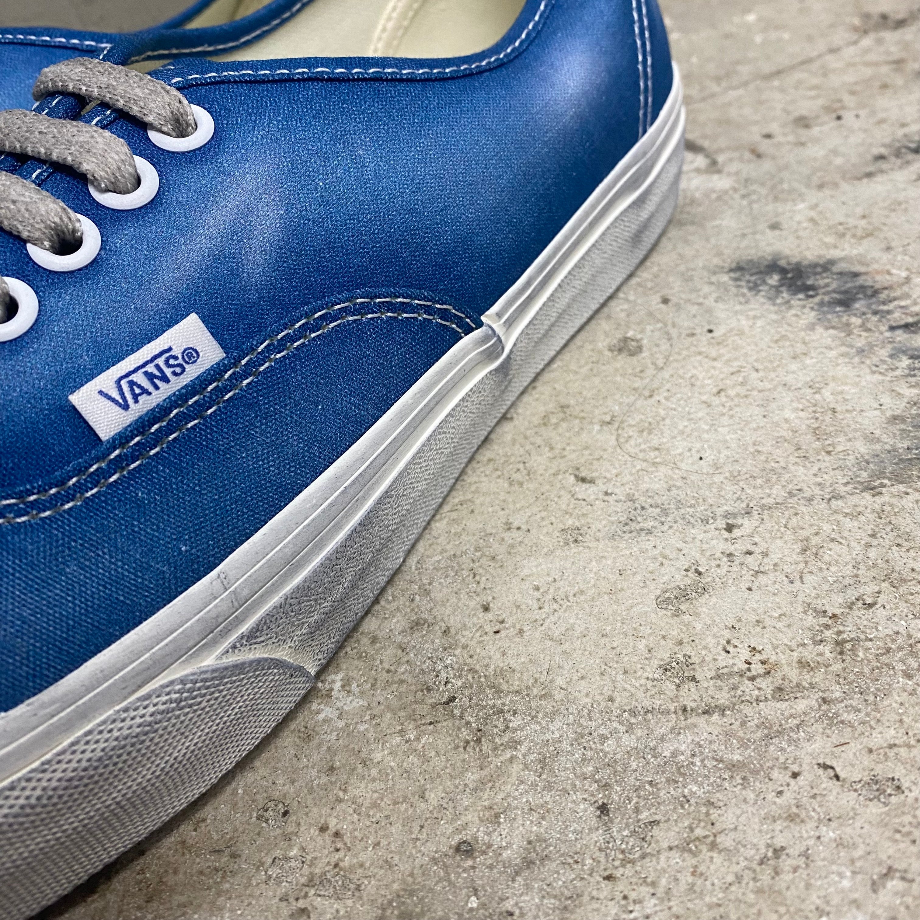 Authentic -VANS CLASSIC LINE-