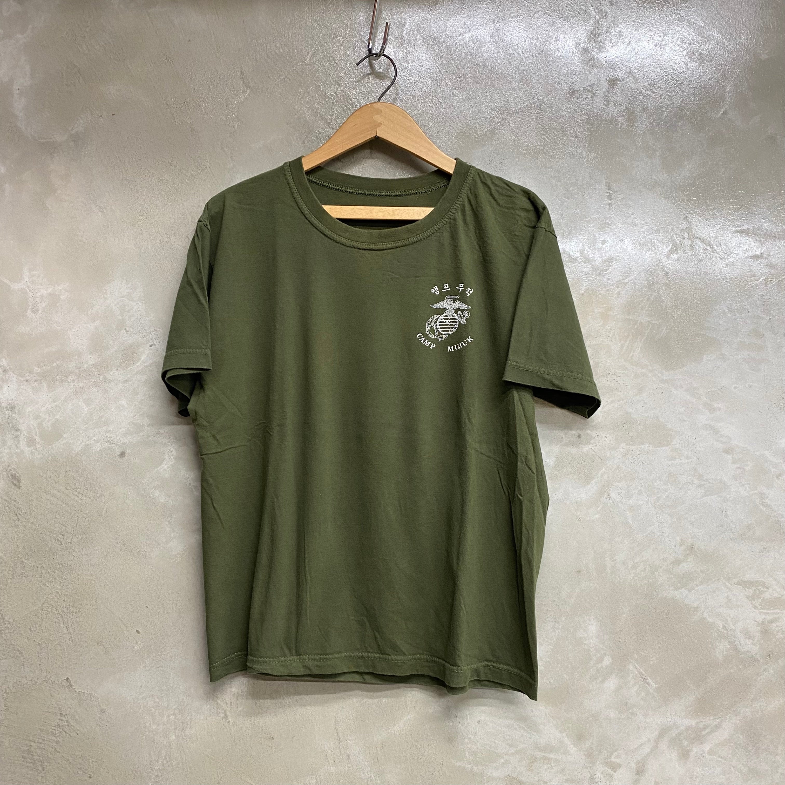 [ ONLY ONE ! ] U.S.M.C CAMP MUJUK SHORT SLEEVE T-SHIRT / U.S.MILITARY