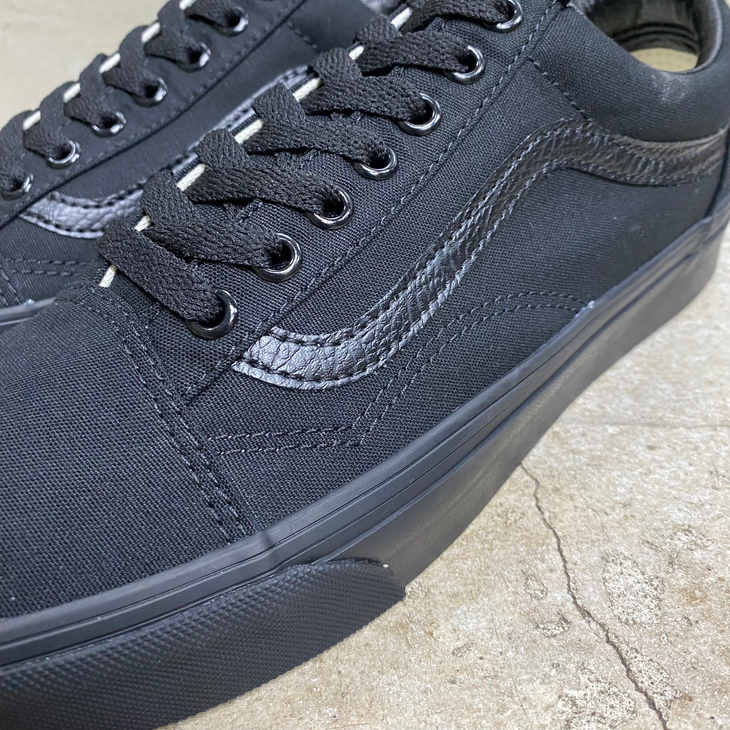 Old Skool " BLACK SOLE " -VANS CLASSIC LINE-