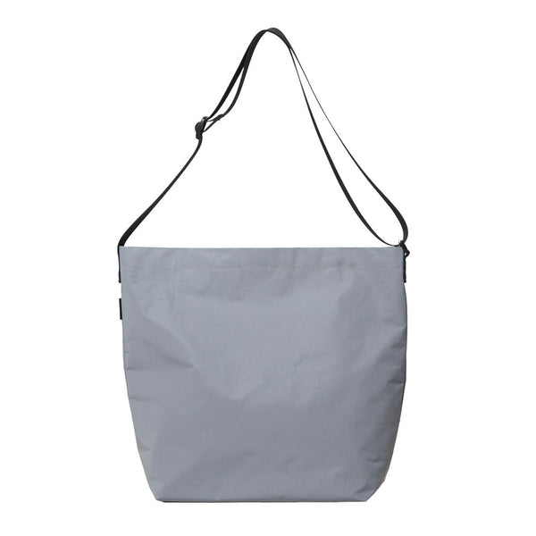 REFLECTIVE SHOULDER BAG / PACKING
