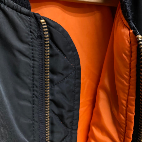 [ ONLY ONE ! ] ALPHA INDUSTRIES INC.  MA-1 ' EMB ' / U.S.MILITARY