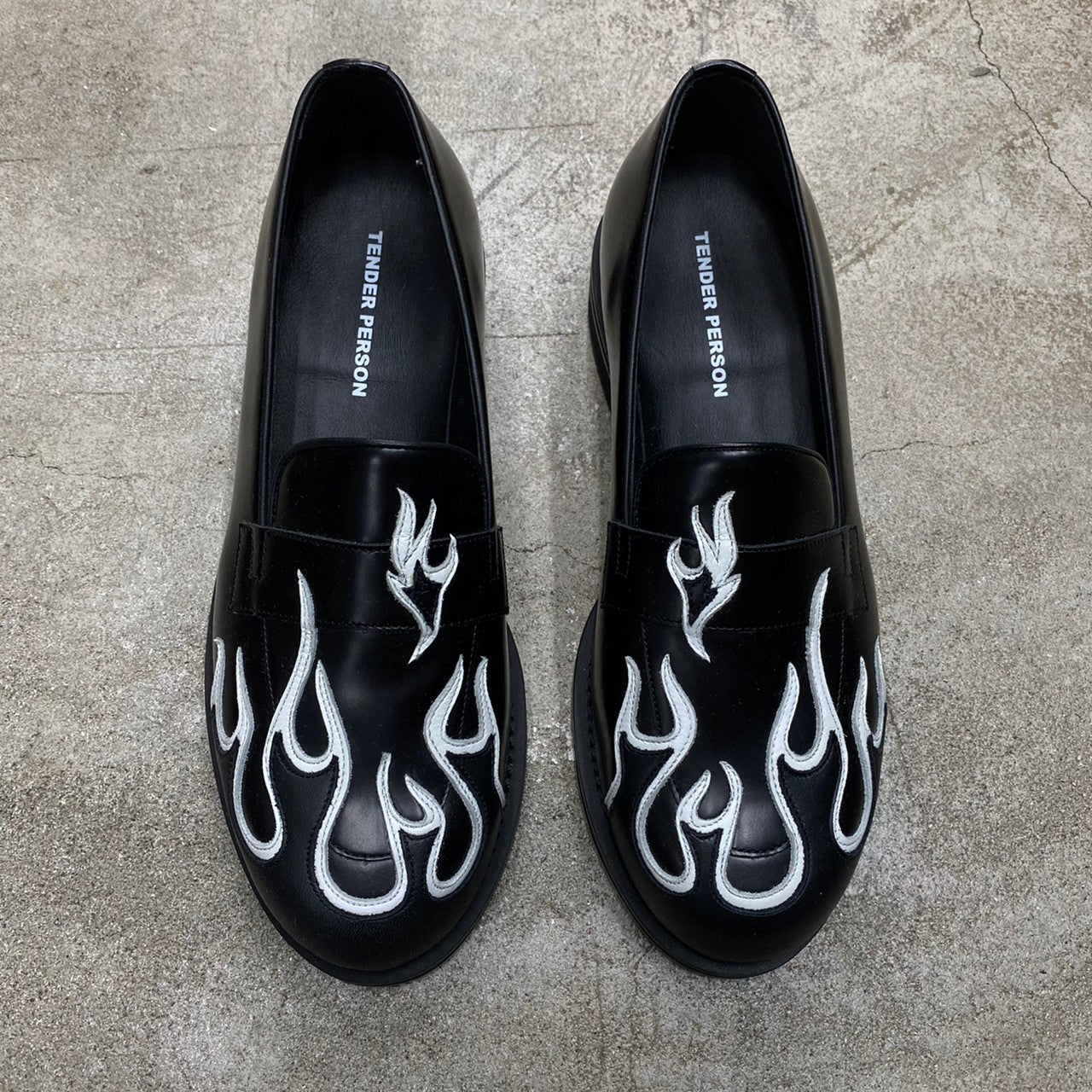 BALENCIAGATENDER PERSON 23SS FLAME LOAFERS