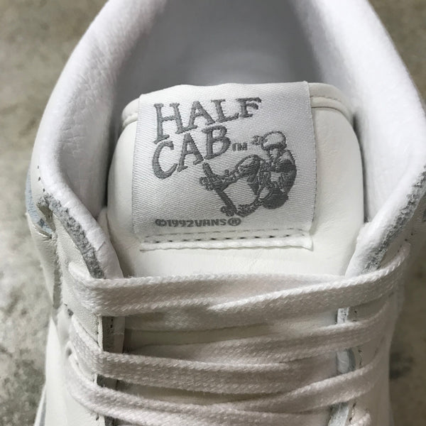 Half Cab Black Outsole -VANS CLASSIC LINE-