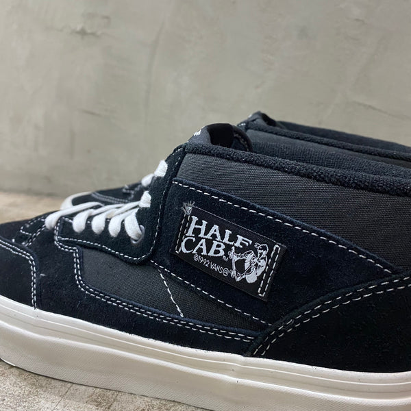 Half Cab Black Outsole -VANS CLASSIC LINE-