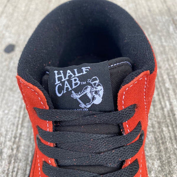 Half Cab Black Outsole -VANS CLASSIC LINE-