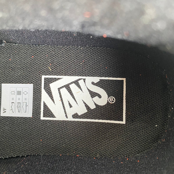 Half Cab Black Outsole -VANS CLASSIC LINE-