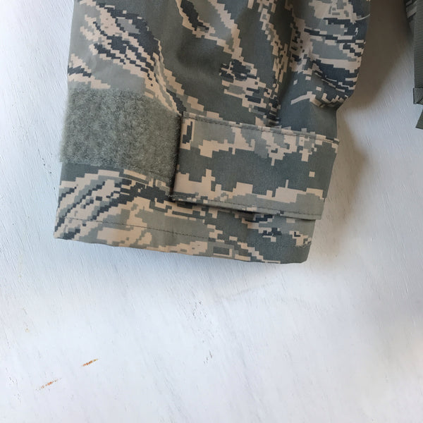 [ ONLY ONE ! ] US 14's- ACU GORE-TEX PARKA / U.S.MILITARY