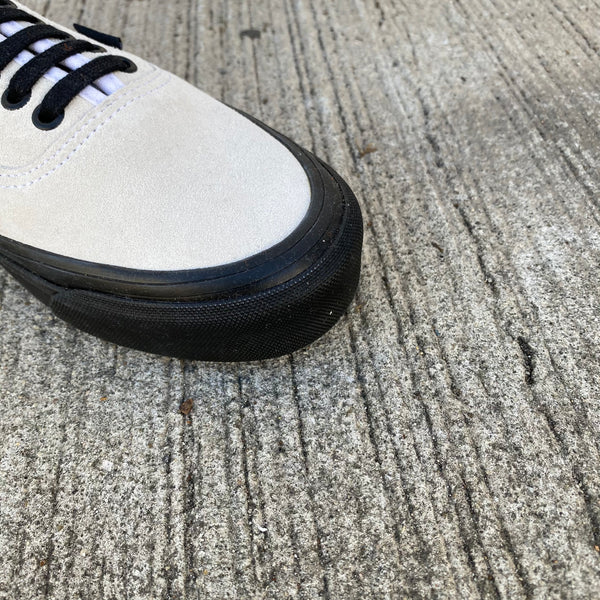 [FINAL ONE!] Authentic Suede / BlackSole -VANS CLASSIC LINE-