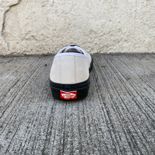 [FINAL ONE!] Authentic Suede / BlackSole -VANS CLASSIC LINE-